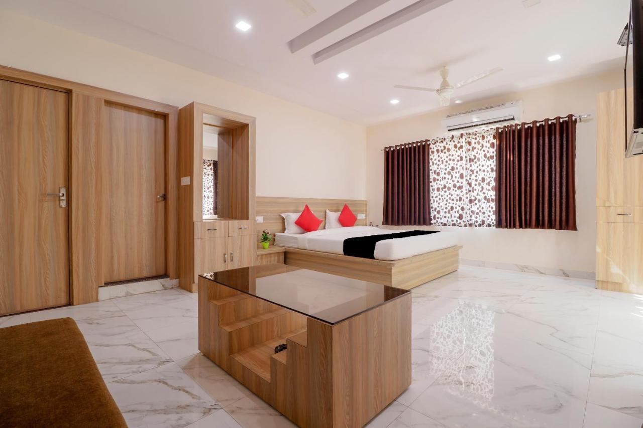 Capital O 63158 Hotel Om Sai Ram Chhatarpur Dış mekan fotoğraf
