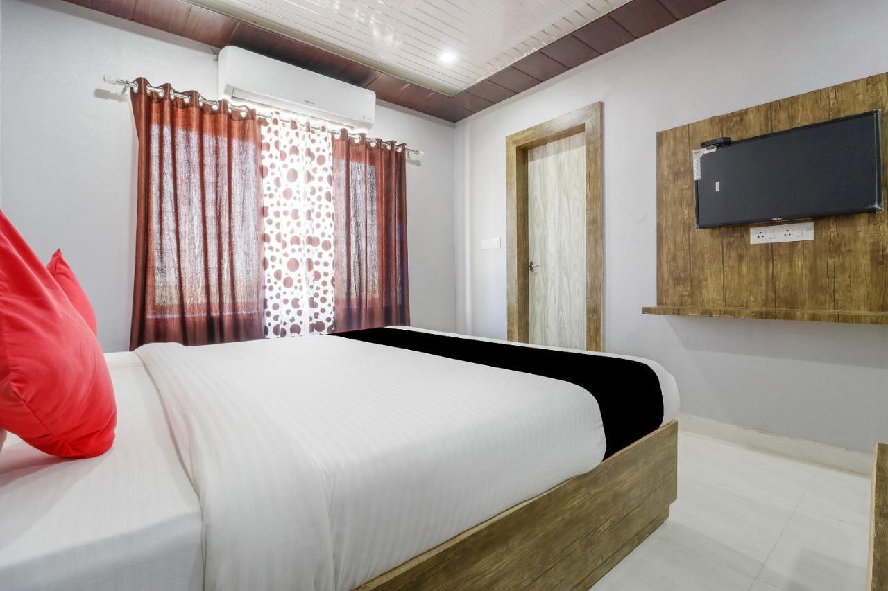 Capital O 63158 Hotel Om Sai Ram Chhatarpur Dış mekan fotoğraf