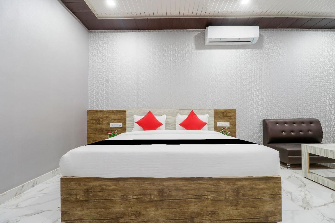 Capital O 63158 Hotel Om Sai Ram Chhatarpur Dış mekan fotoğraf