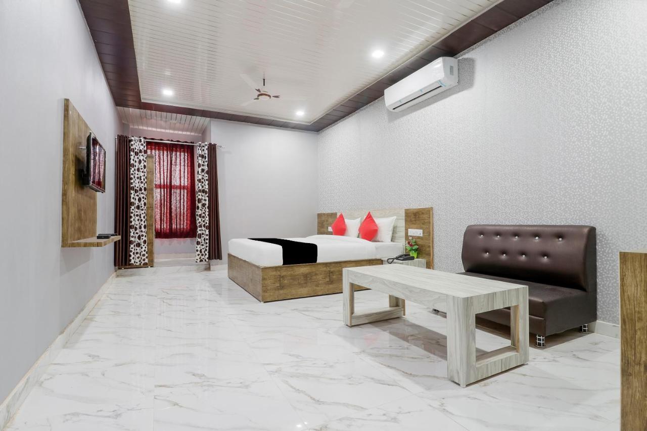 Capital O 63158 Hotel Om Sai Ram Chhatarpur Dış mekan fotoğraf