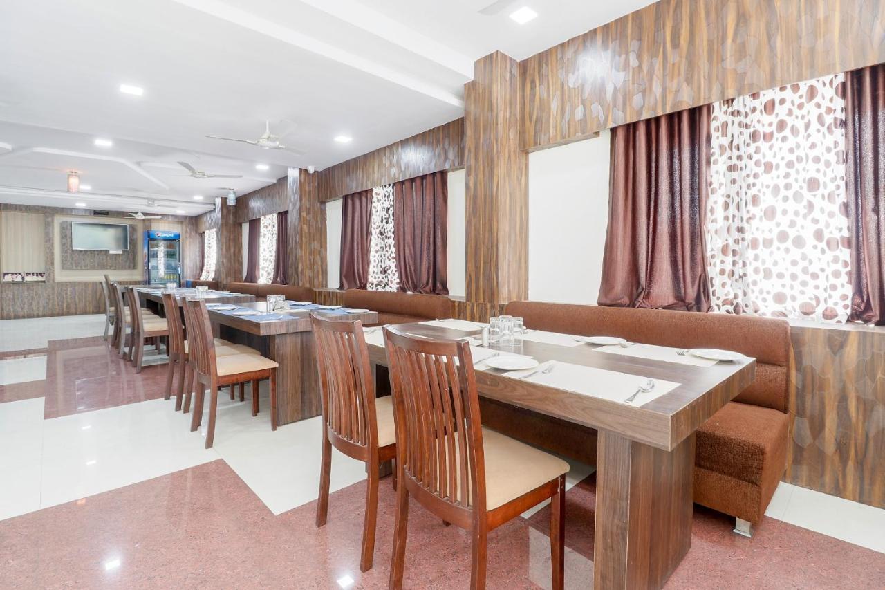 Capital O 63158 Hotel Om Sai Ram Chhatarpur Dış mekan fotoğraf