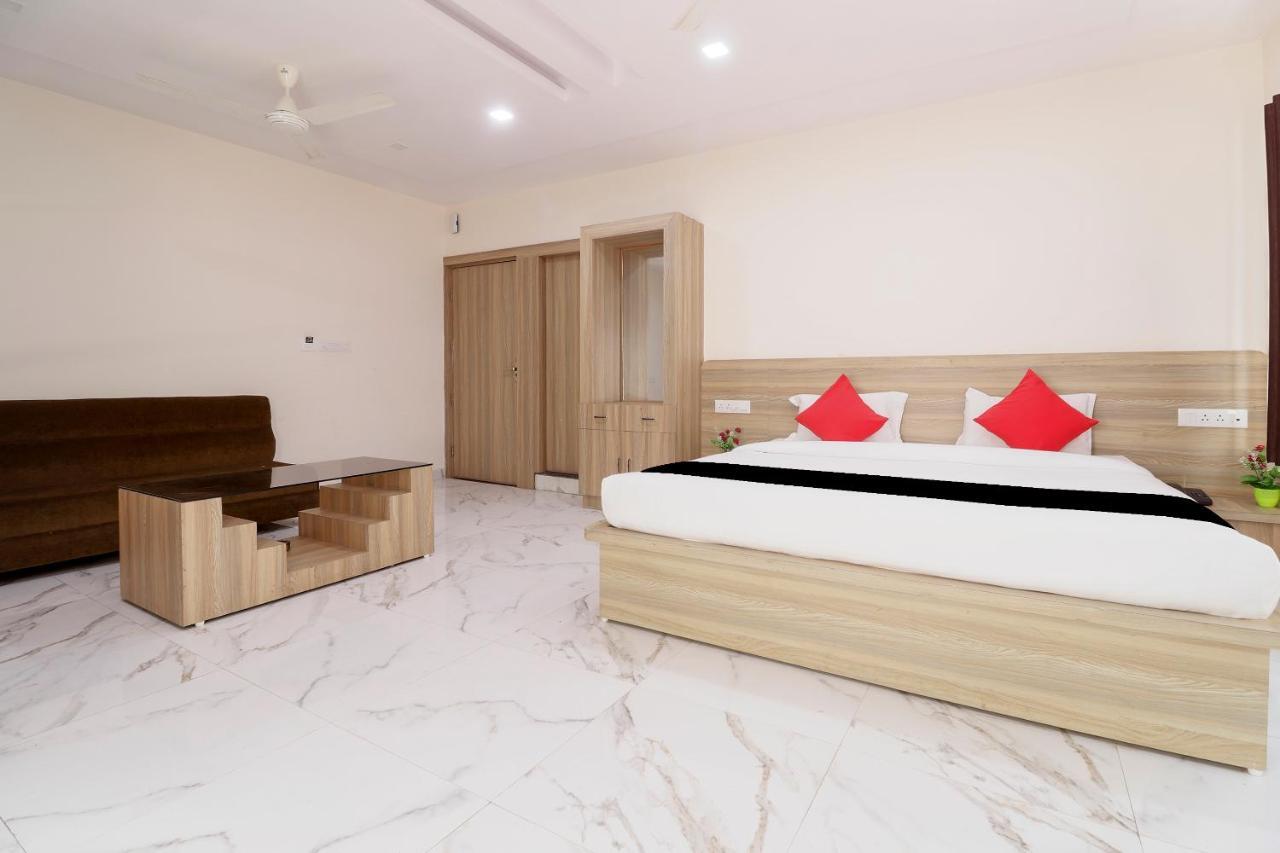 Capital O 63158 Hotel Om Sai Ram Chhatarpur Dış mekan fotoğraf